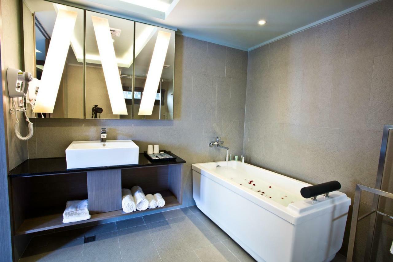 Fine Hotel Καοσιούνγκ Εξωτερικό φωτογραφία